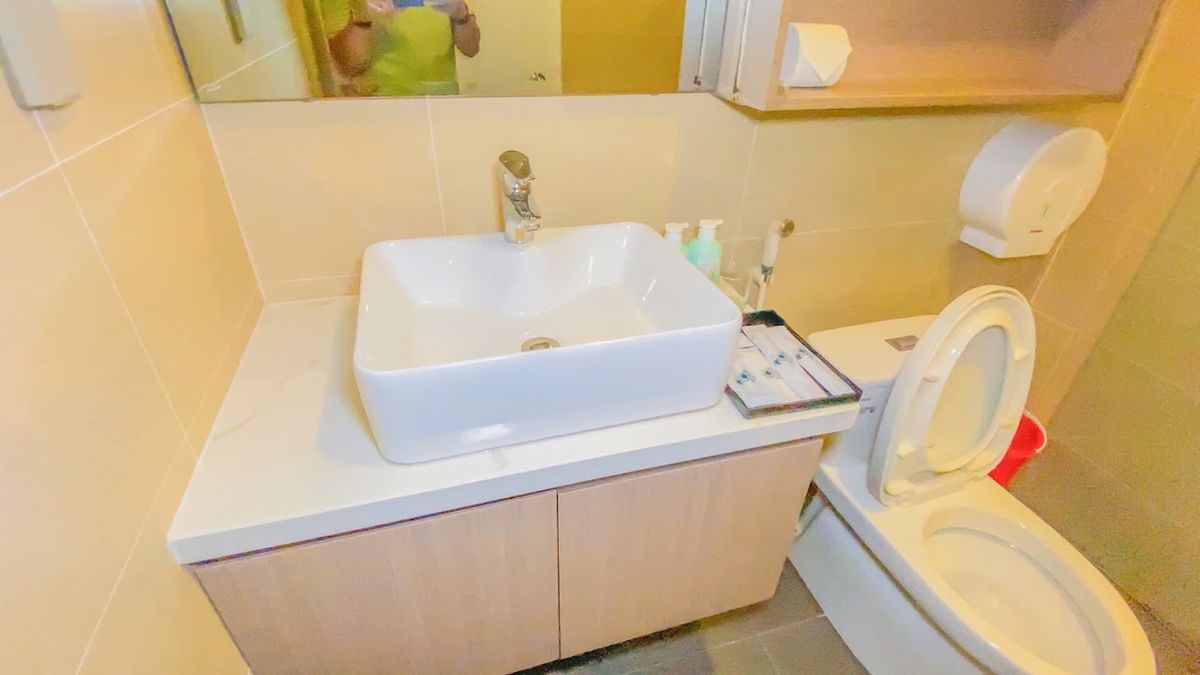 Sunrise Khem Beach Hotel room interior in Bai Sao