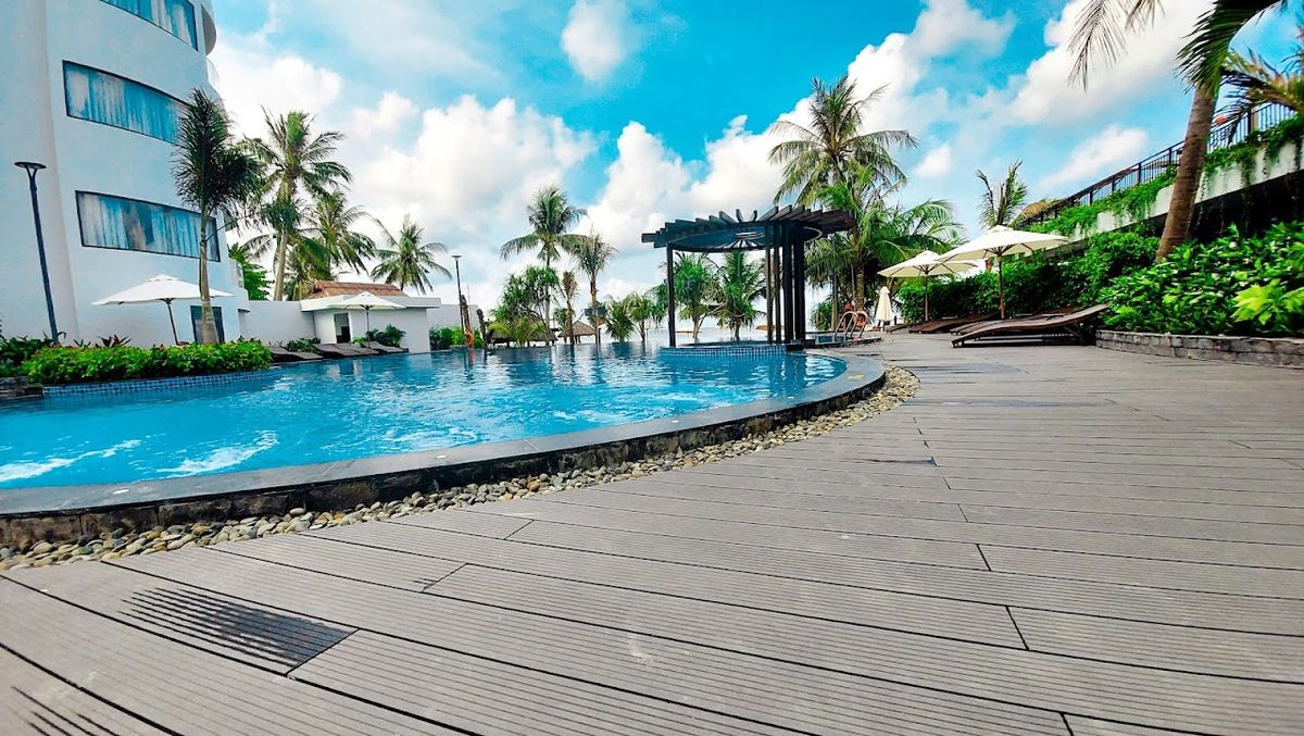 Sunset Beach Resort & Spa exterior in Long Beach