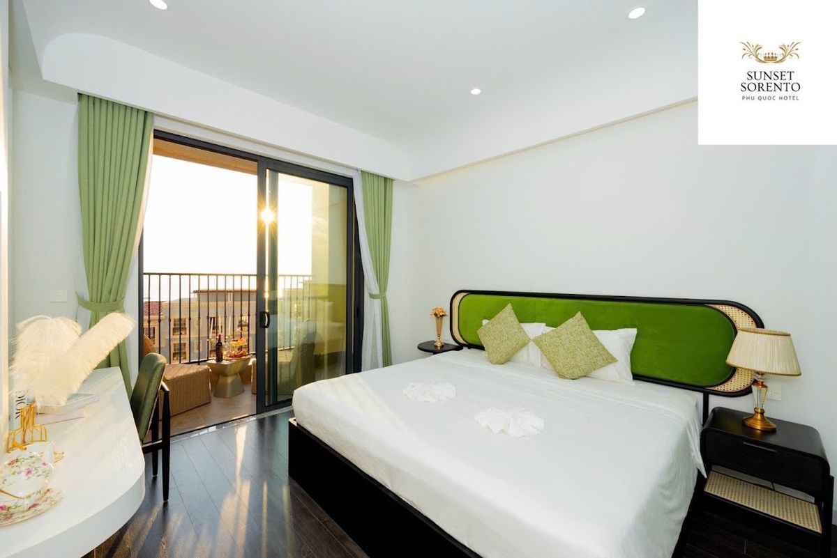 Sunset sorento Phu Quoc (Nắng Biển hotel) pool and grounds in An Thoi