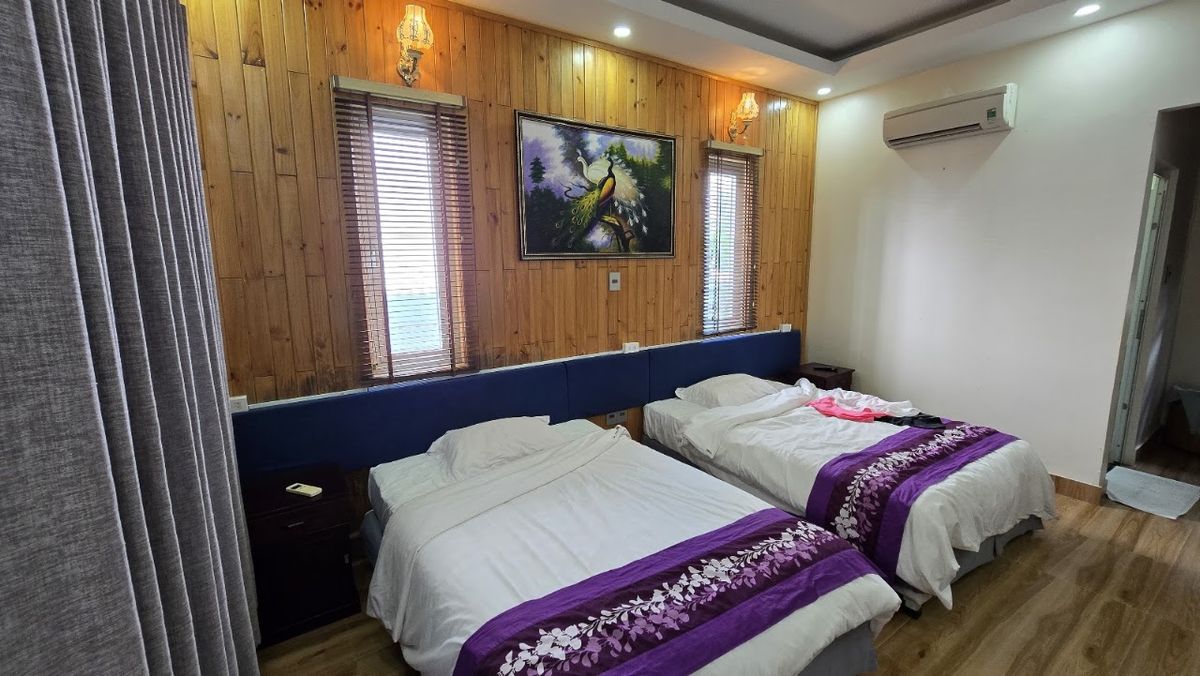 Sweet Home Resort & Spa pool and grounds in Ong Lang