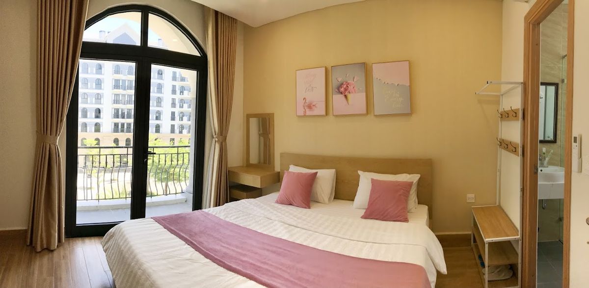 Teddy 96 Homestay & Cafe Grand World Phu Quoc pool and grounds in Ganh Dau