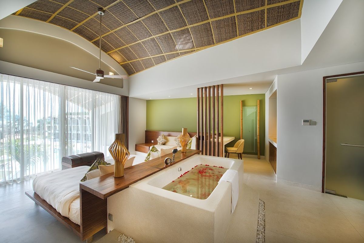 The Shells Resort and Spa Phu Quoc pool and grounds in Ong Lang