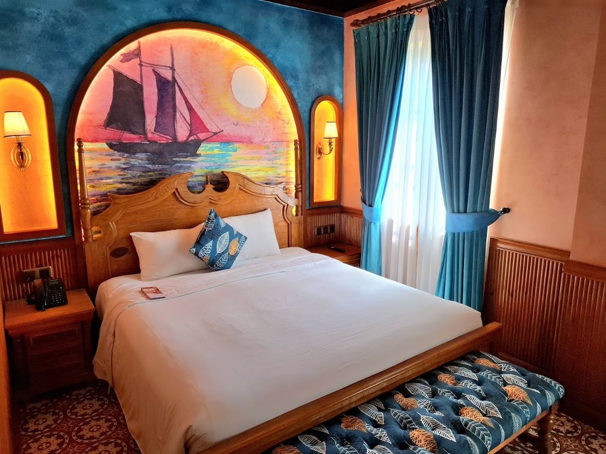 Venice Hotel Phu Quoc pool and grounds in An Thoi