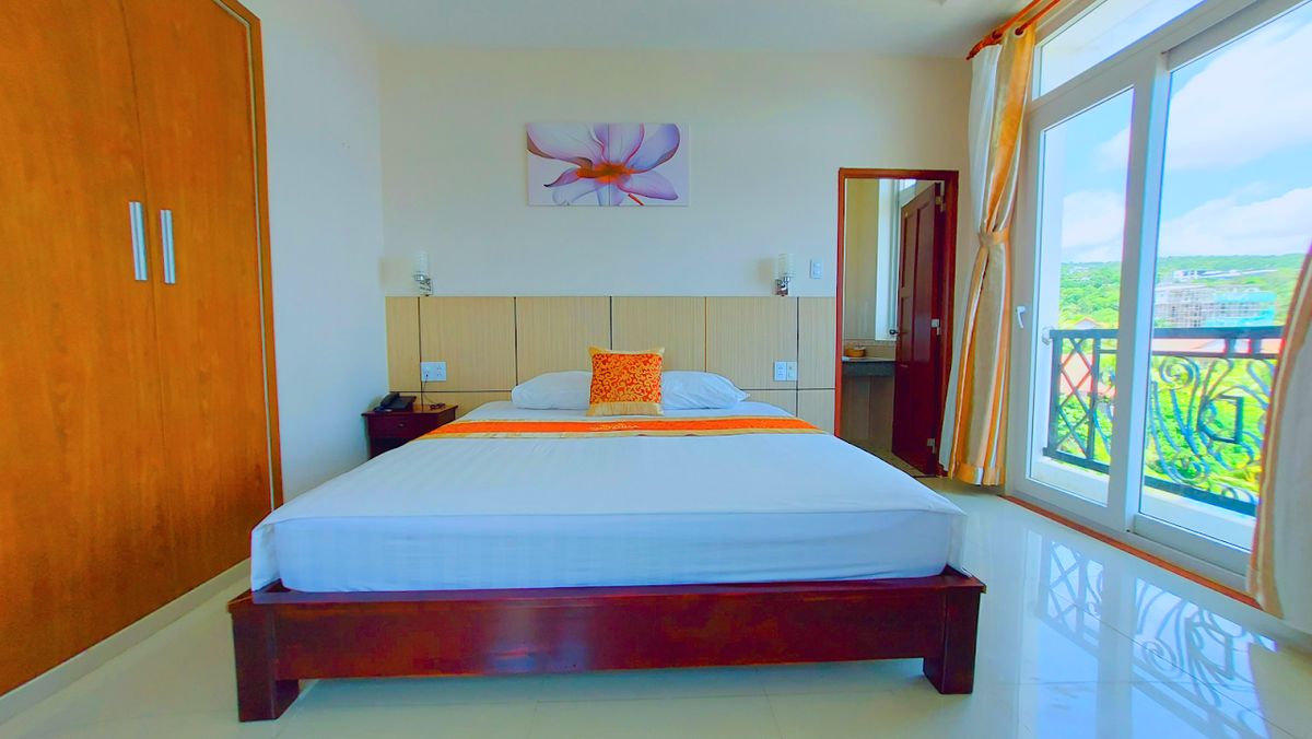 Victoria Phu Quoc Hotel pool and grounds in Duong Dong