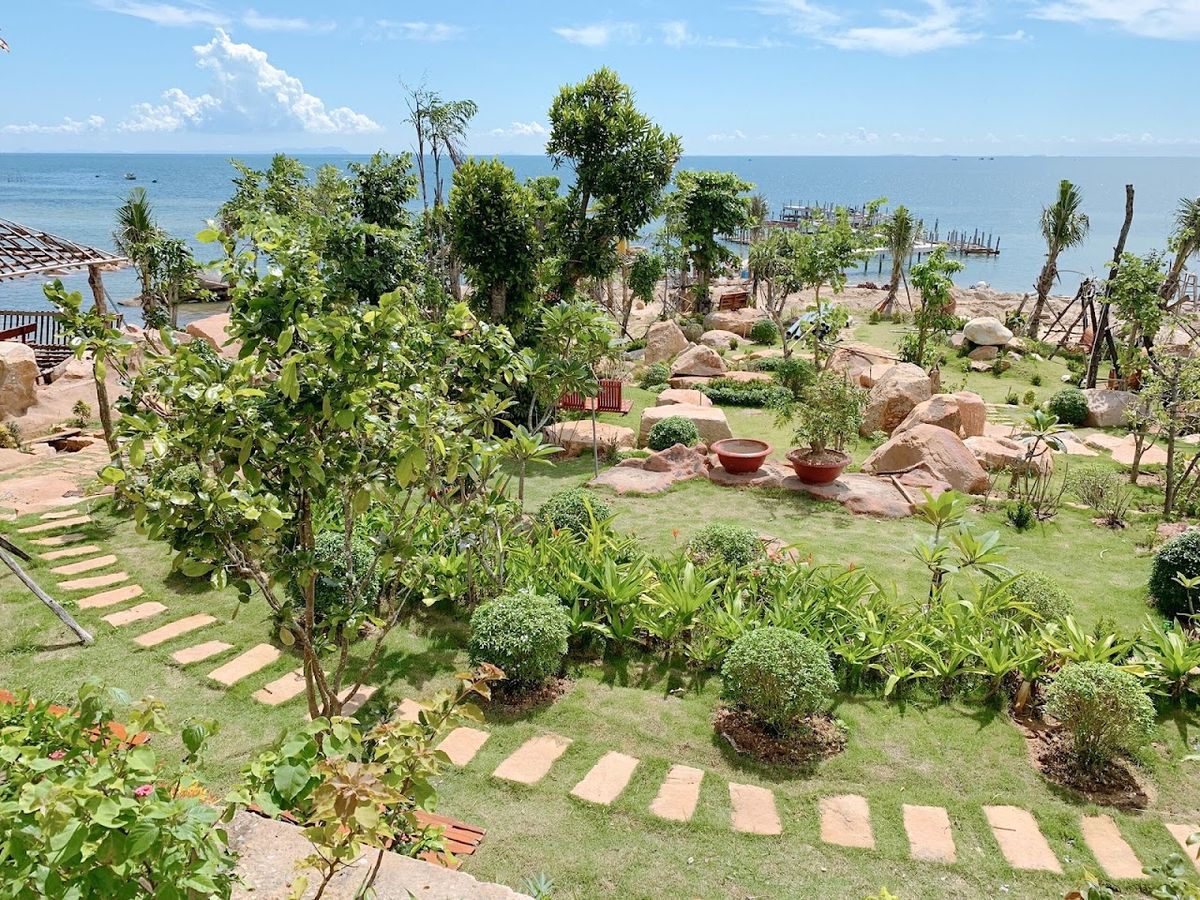 Voyage Phu Quoc Beach Resort facilities in Long Beach